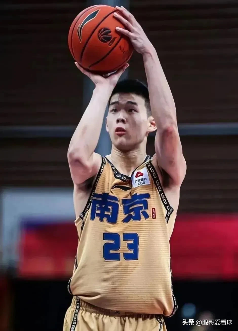 曝杨瀚森选秀当天会到纽约林葳锁定夏联资格(2025nba选秀前30顺位归属)